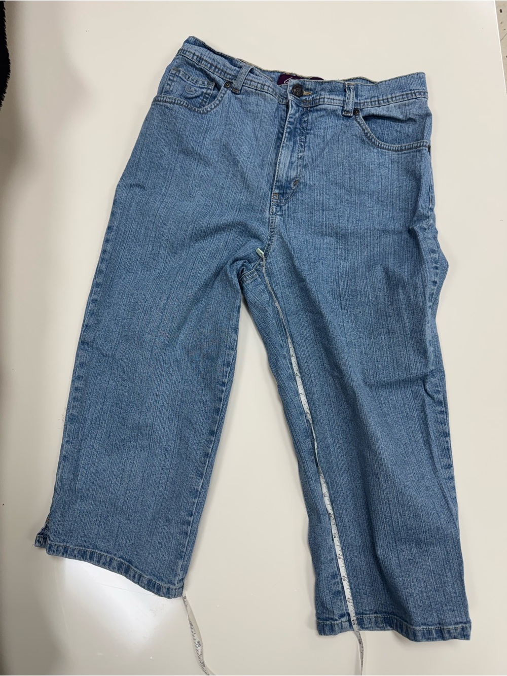 Gloria Vanderbilt Size 8 Light Blue Denim Capri Size 8